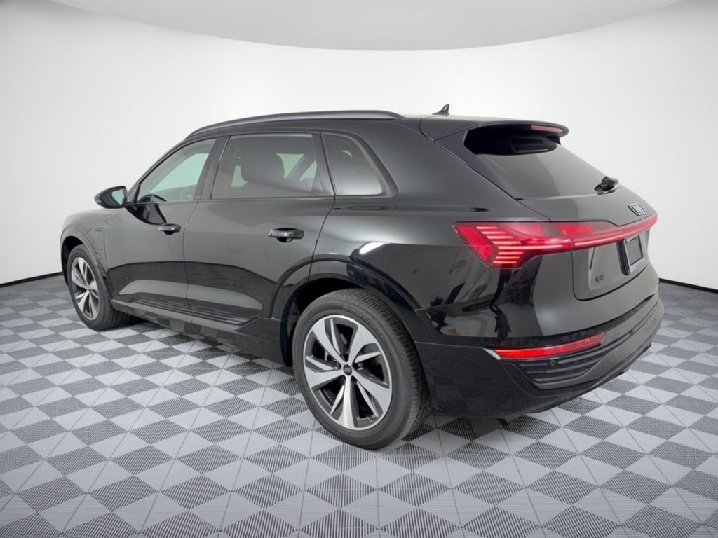 Used 2024 Audi Q8 e-tron Premium AWD/4WD image 3