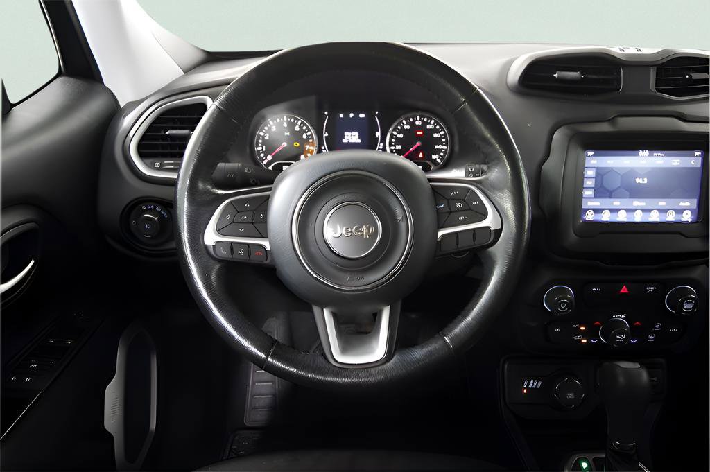 Used 2018 Jeep Renegade Latitude w/ Safety & Security Group AWD/4WD image 31