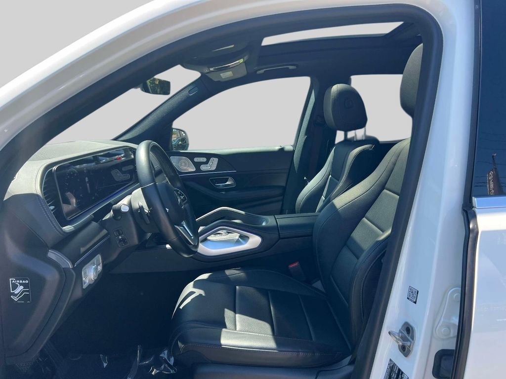 Used 2021 Mercedes-Benz GLS 450 4MATIC image 11