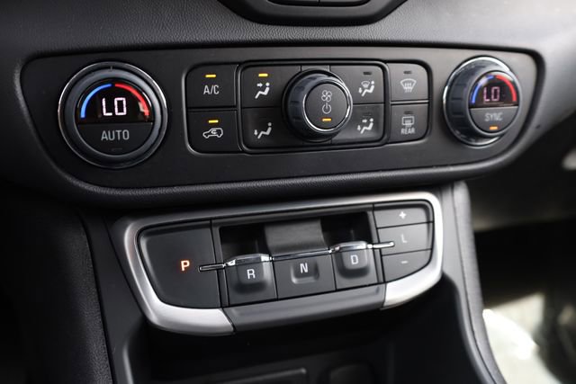 Used 2024 GMC Terrain SLT image 19