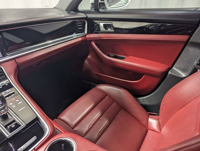 Used 2018 Porsche Panamera 4S w/ Premium Package Plus image 8