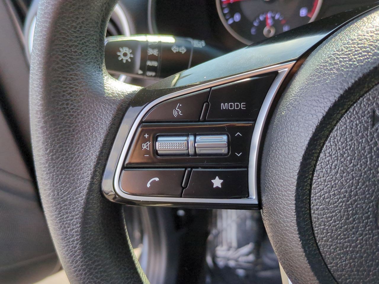 Used 2022 Kia Forte LXS image 12