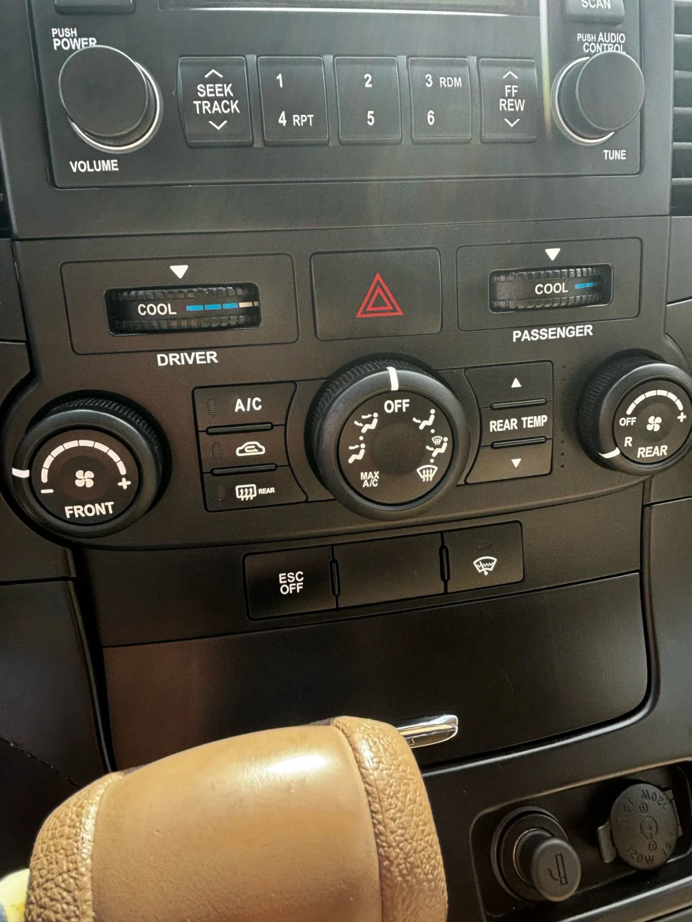 Used 2008 Kia Sedona LX image 17