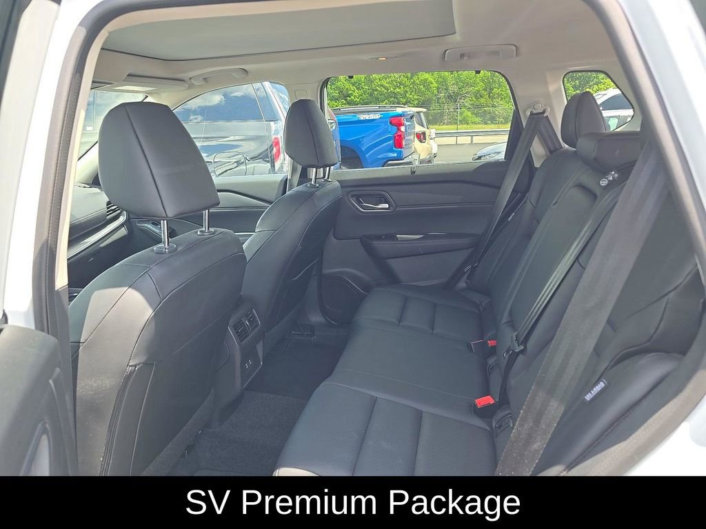 Used 2025 Nissan Rogue SV w/ SV Premium Package FWD image 7