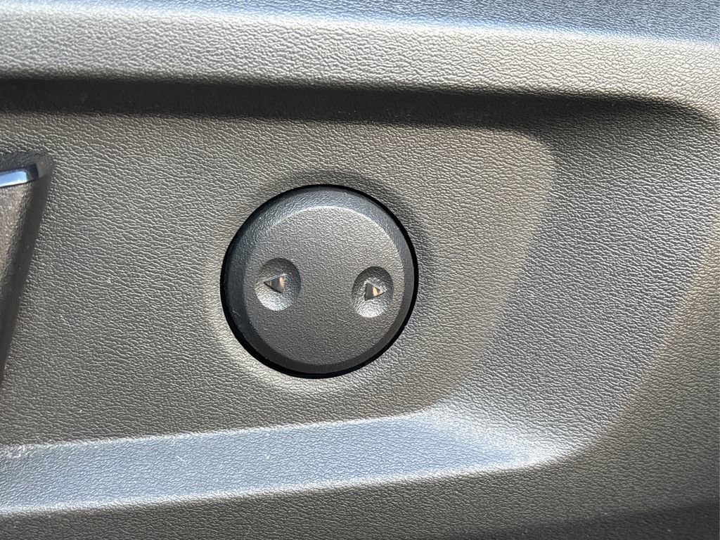 Used 2021 Nissan Rogue SV image 37