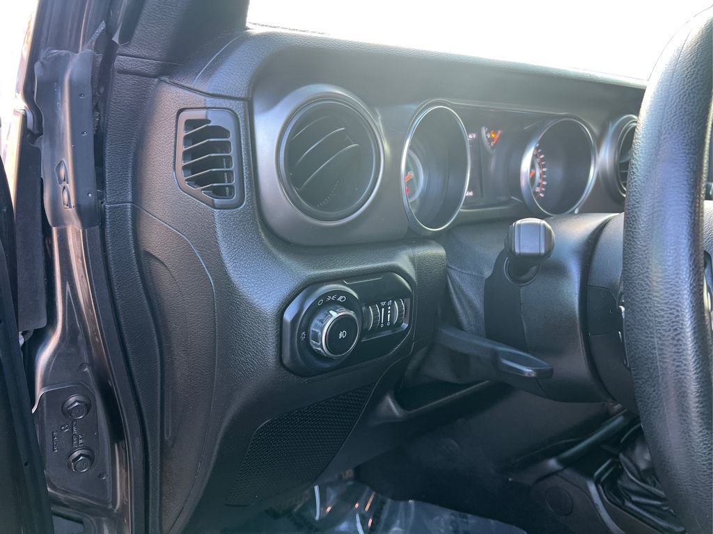 Used 2021 Jeep Wrangler Sport image 19