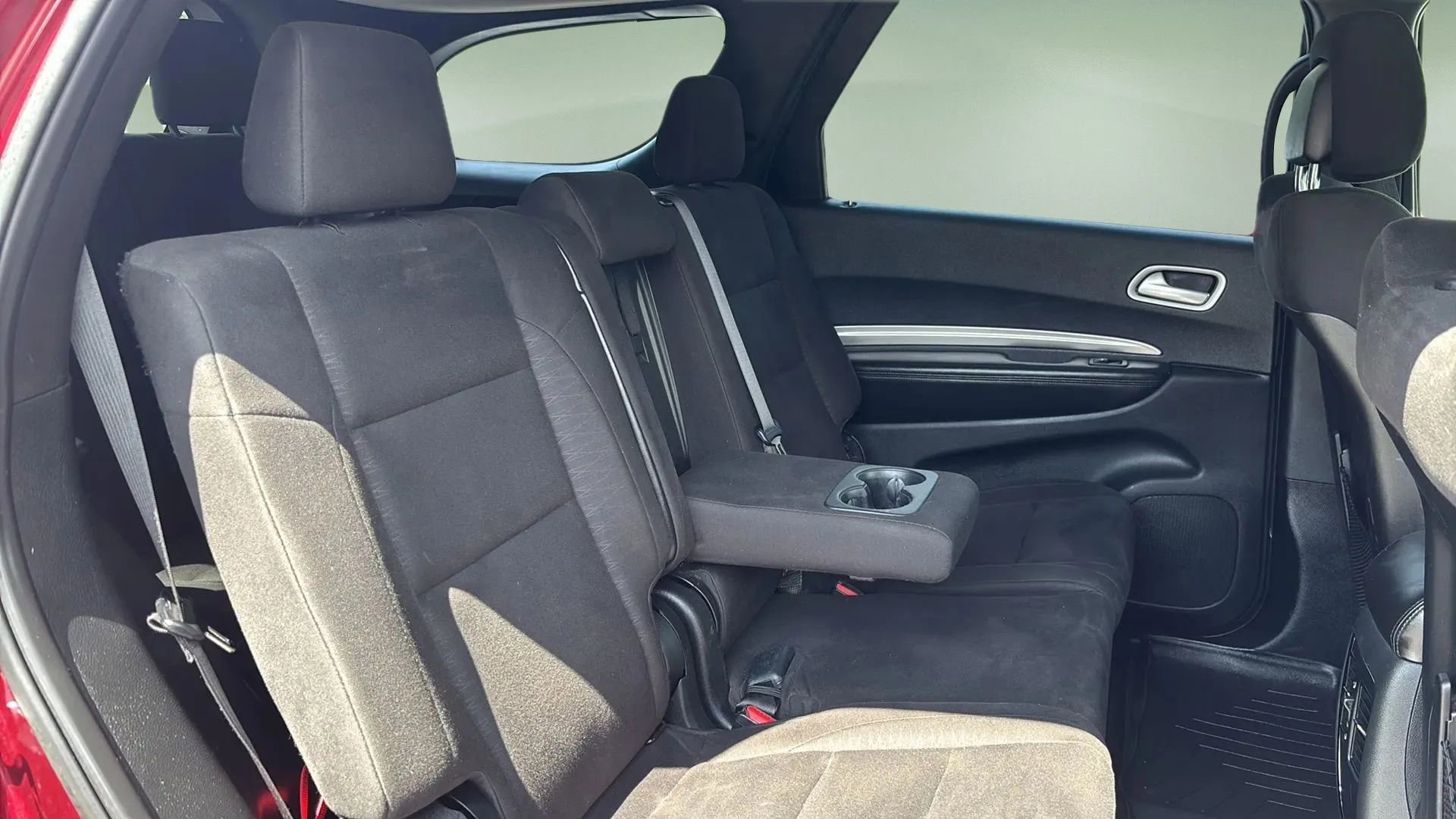Used 2019 Dodge Durango SXT image 35