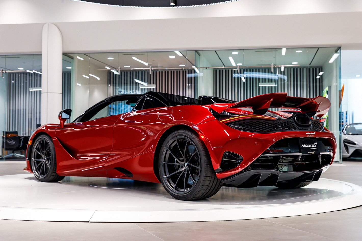 Used 2027 McLaren 750S Spider RWD image 29