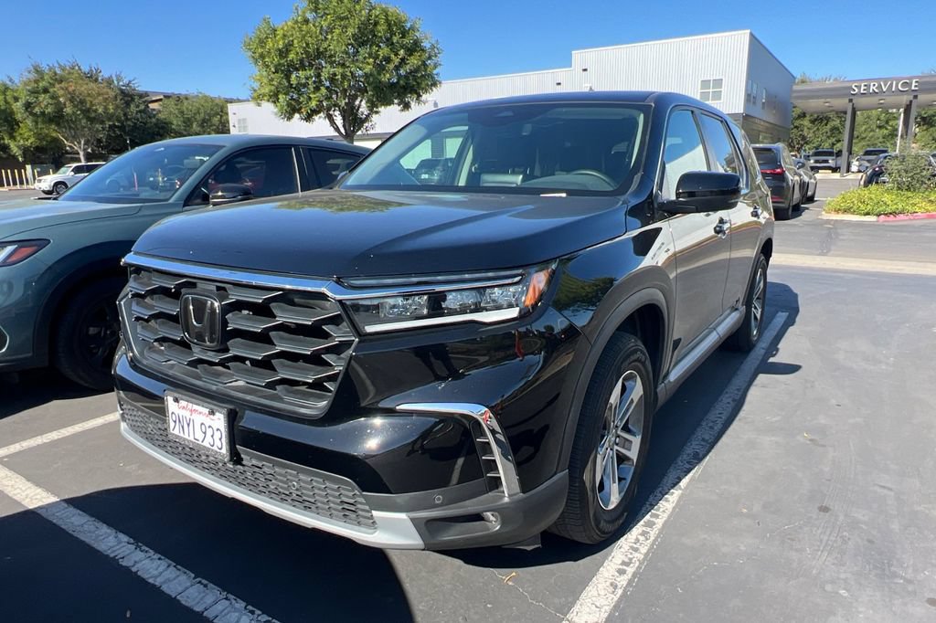Used 2025 Honda Pilot EX-L image 2