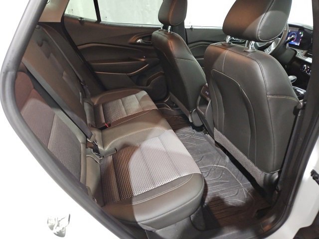 Certified 2024 Chevrolet Trax LT w/ LT Convenience Package image 12