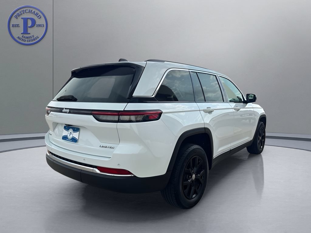 Used 2023 Jeep Grand Cherokee Limited AWD/4WD image 7
