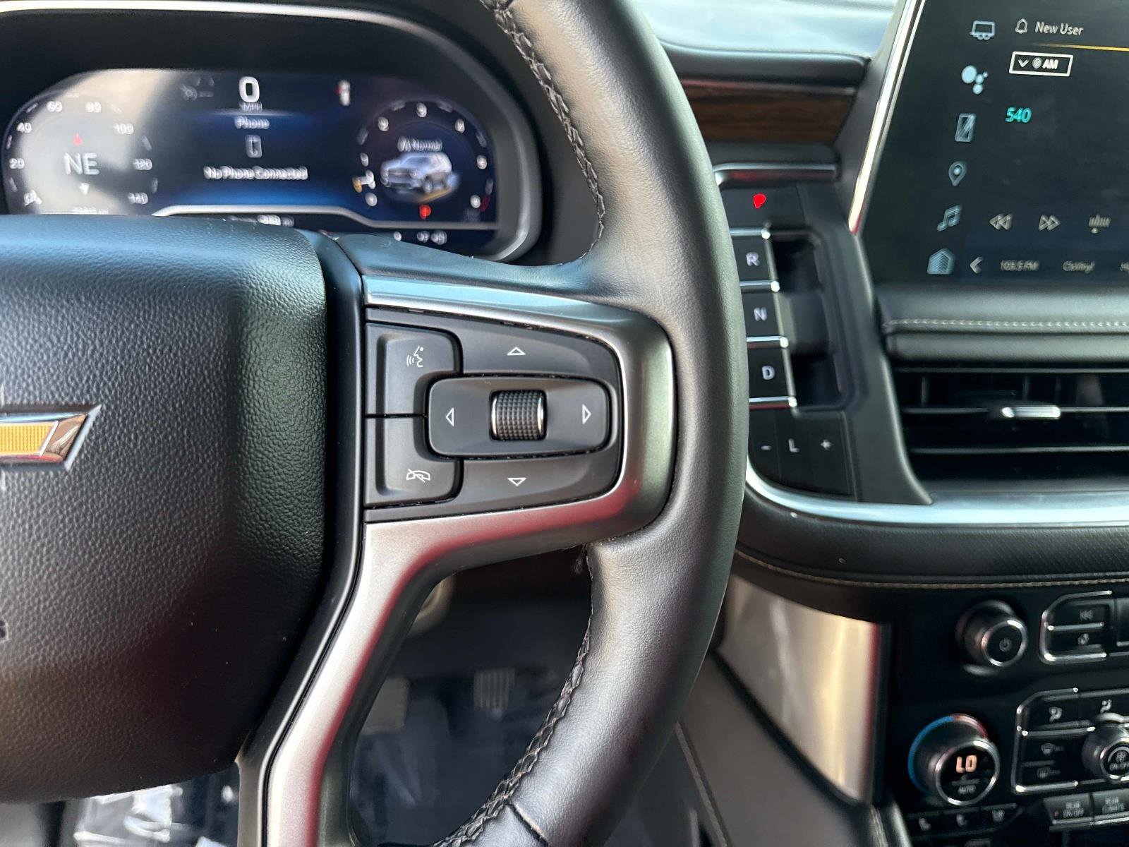 Used 2023 Chevrolet Suburban Premier image 34