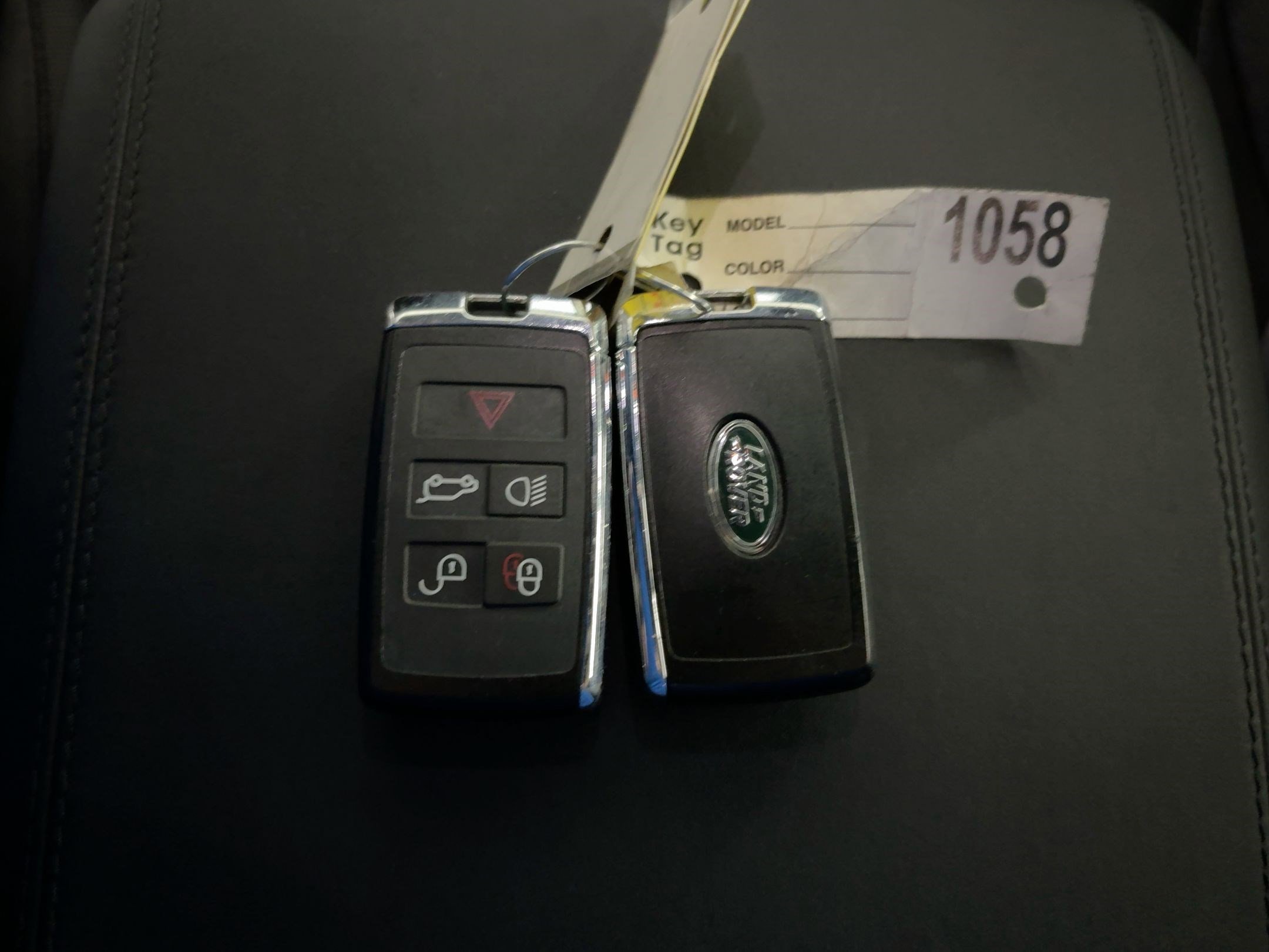 Used 2024 Land Rover Defender 110 X-Dynamic SE image 33