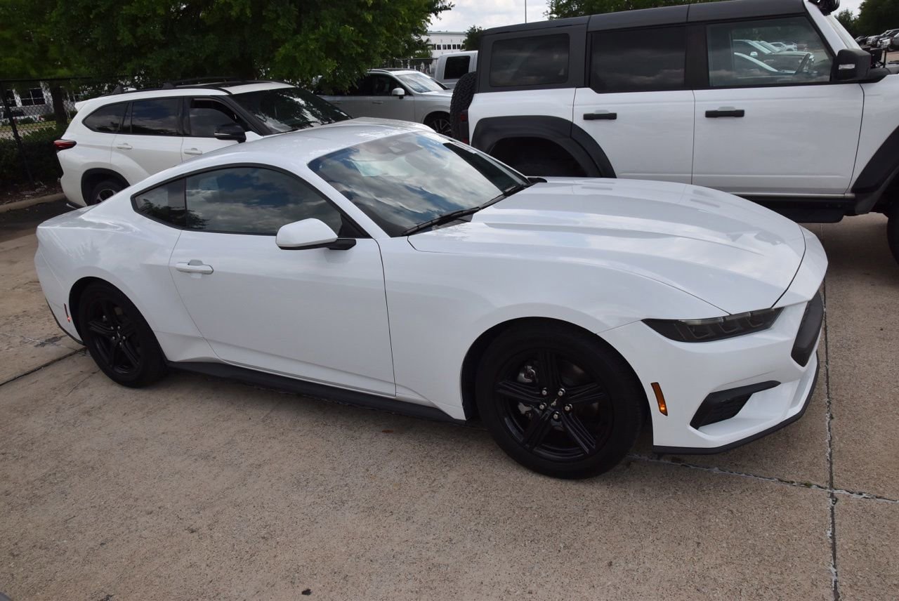 Certified 2026 Ford Mustang Premium RWD image 5