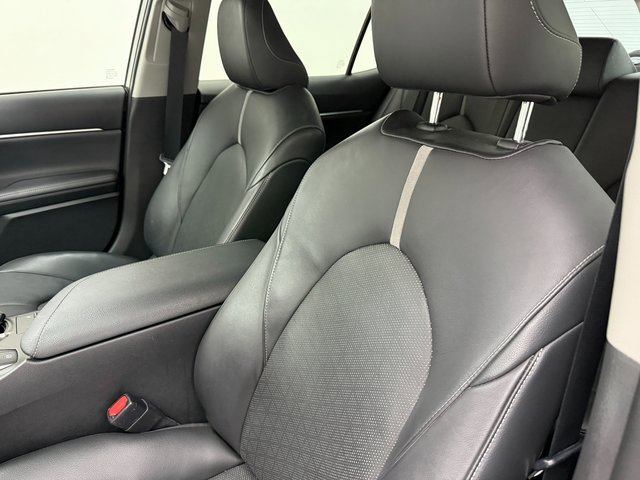 Used 2021 Toyota Camry XSE image 8