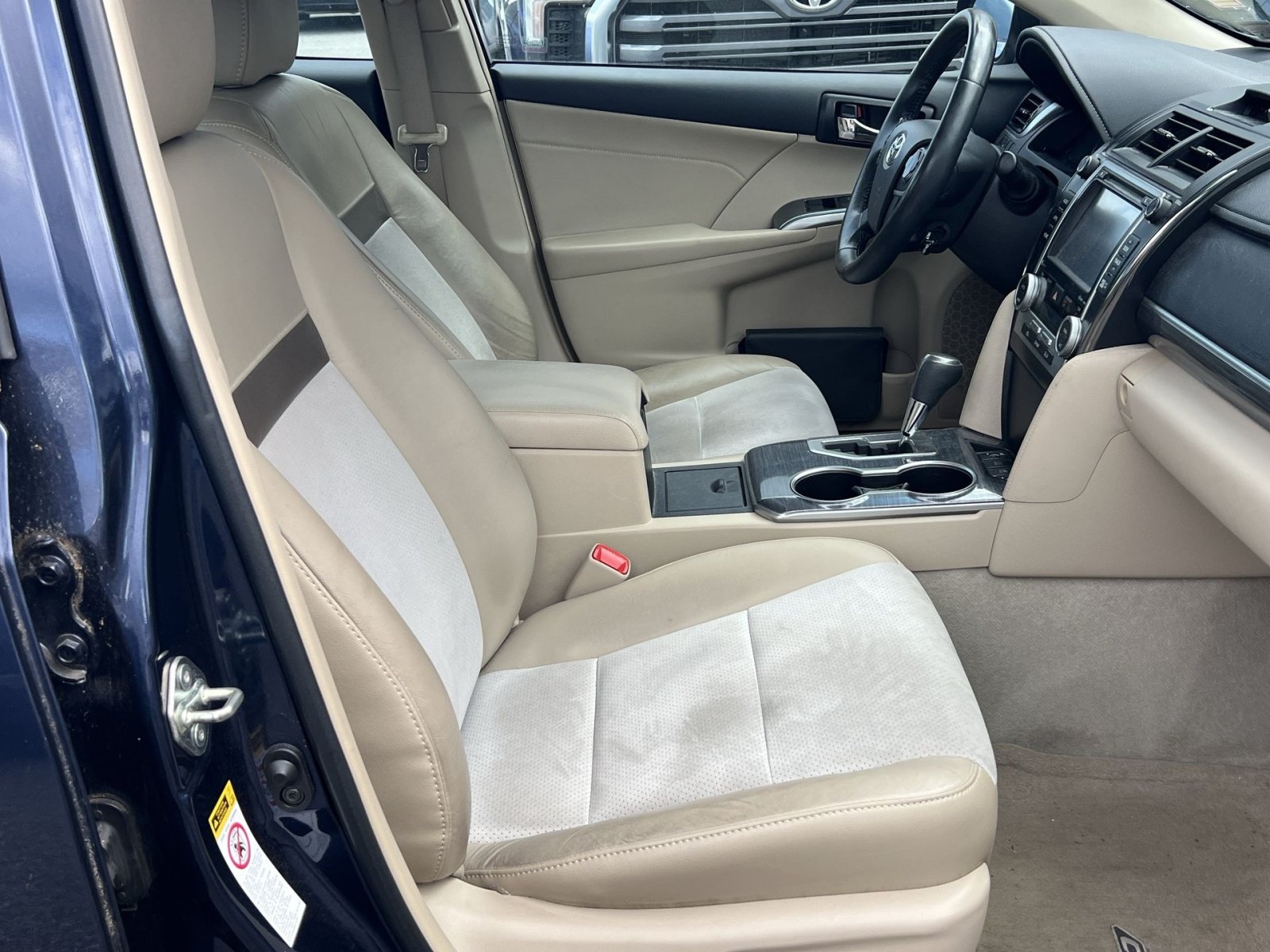 Used 2014 Toyota Camry XLE w/ Leather Package FWD image 23