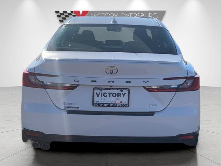 Used 2025 Toyota Camry SE w/ Convenience Package FWD image 5