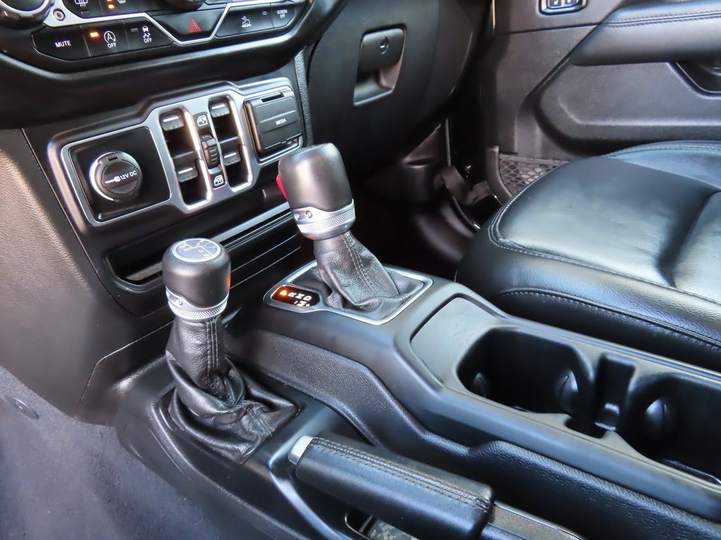 Used 2023 Jeep Wrangler Sahara image 17