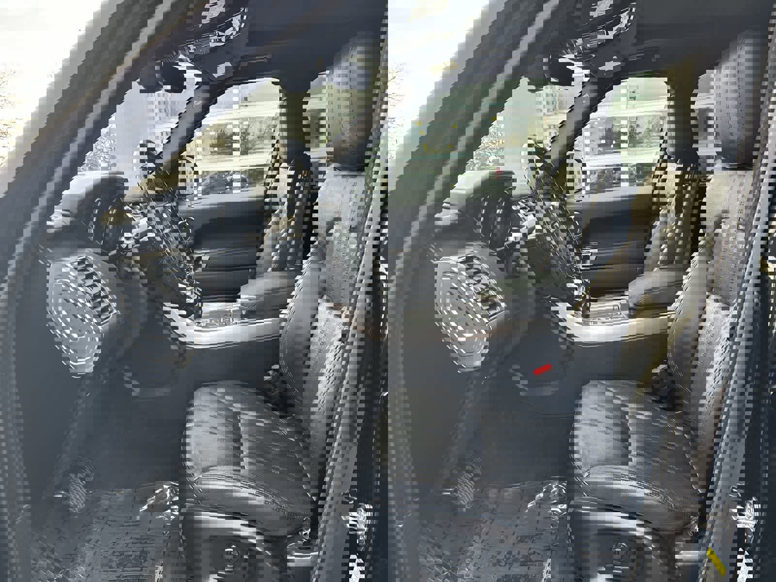 Used 2017 Land Rover Range Rover Sport SE image 7