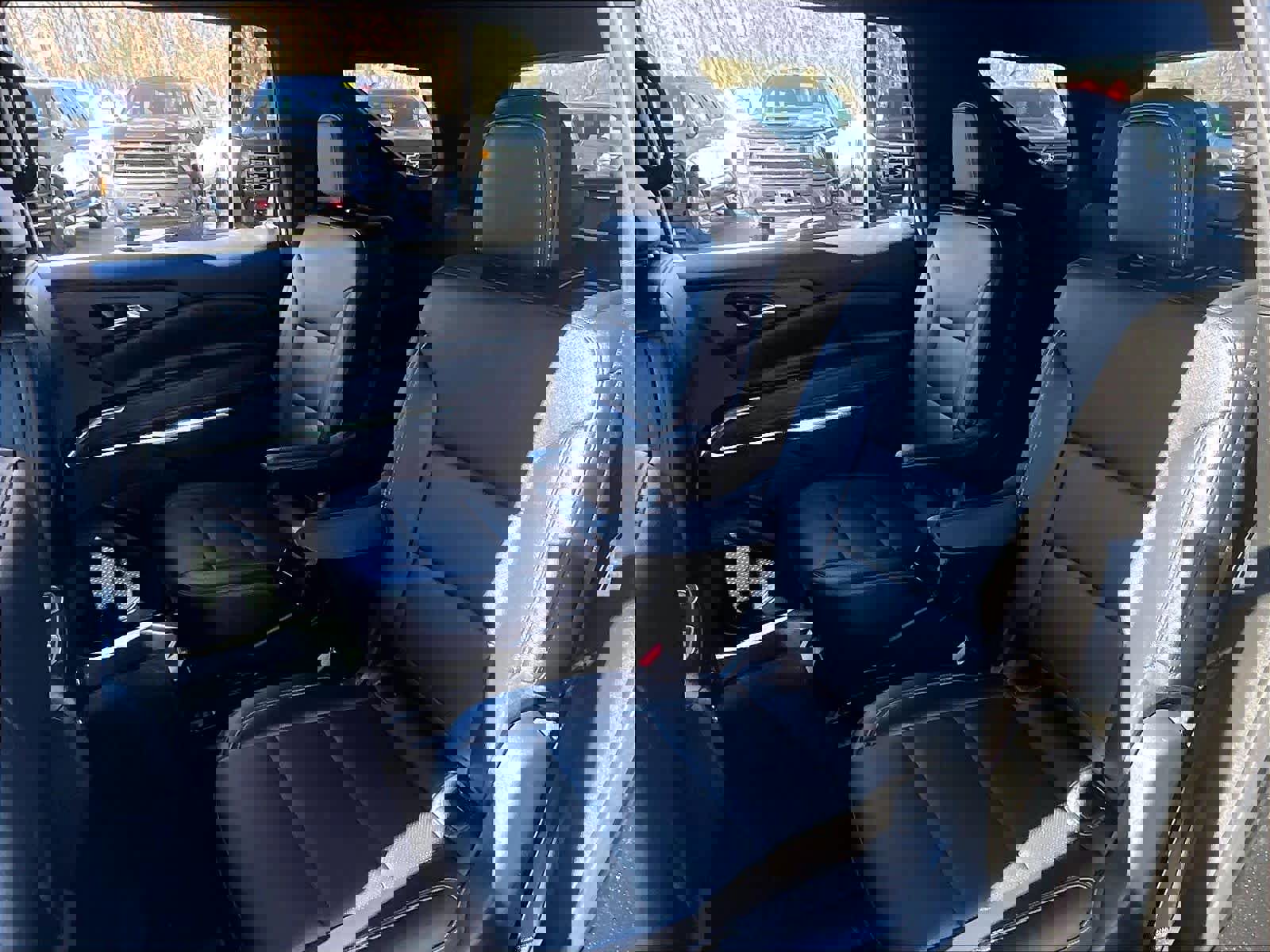 Used 2025 Chevrolet Traverse LT image 14