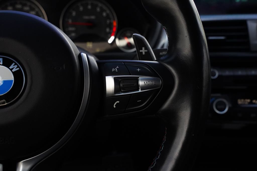 Used 2018 BMW M4 Coupe RWD image 32