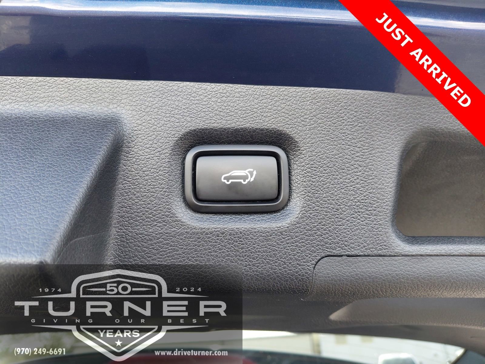 Used 2020 Hyundai Santa Fe Limited w/ Cargo Package image 25