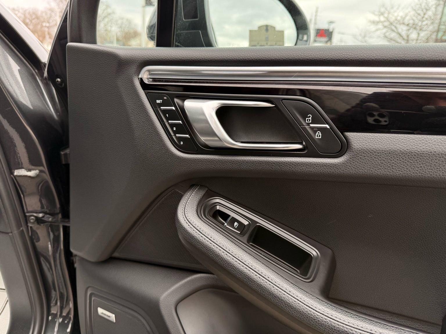 Used 2022 Porsche Macan image 15