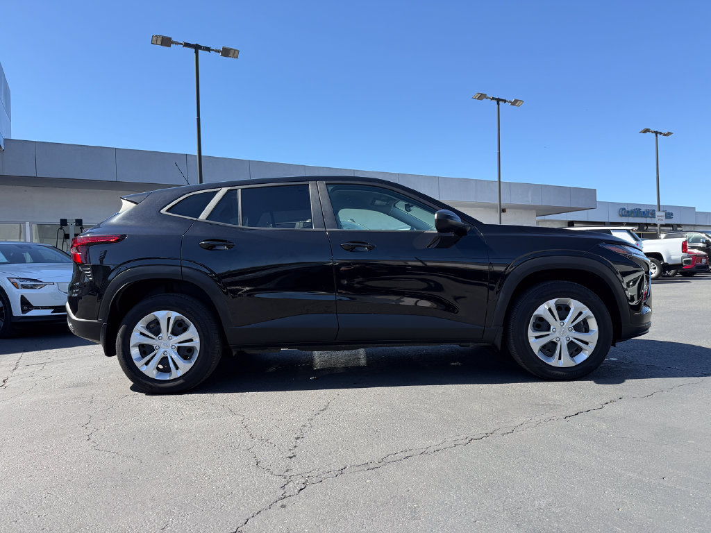 Used 2024 Chevrolet Trax LS w/ Driver Confidence Package FWD image 6
