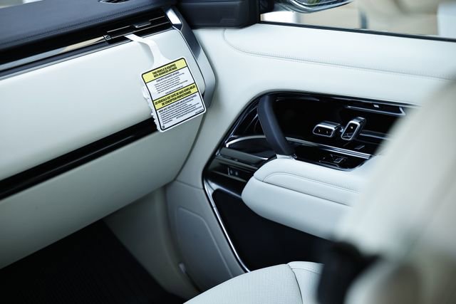 New 2026 Land Rover Range Rover Long Wheelbase SE image 38