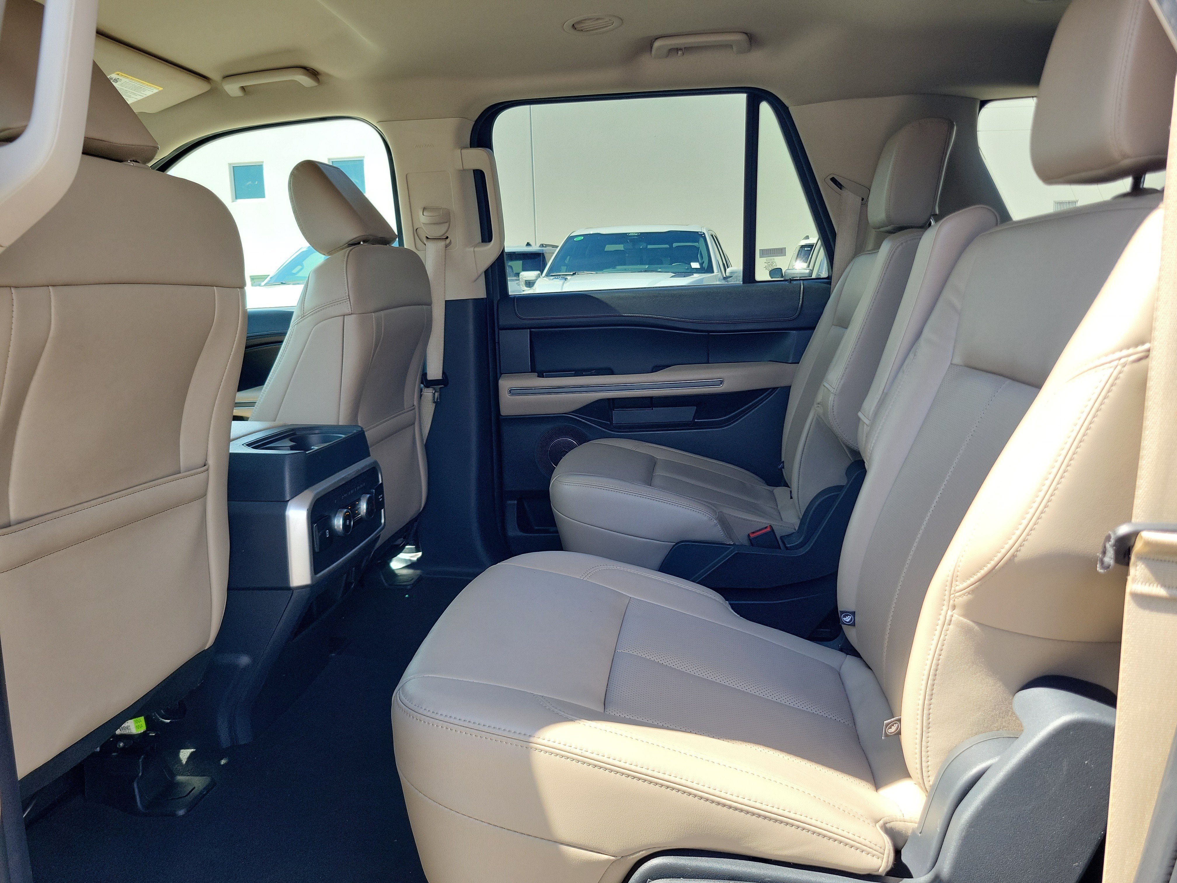 Used 2024 Ford Expedition Max XLT AWD/4WD image 14
