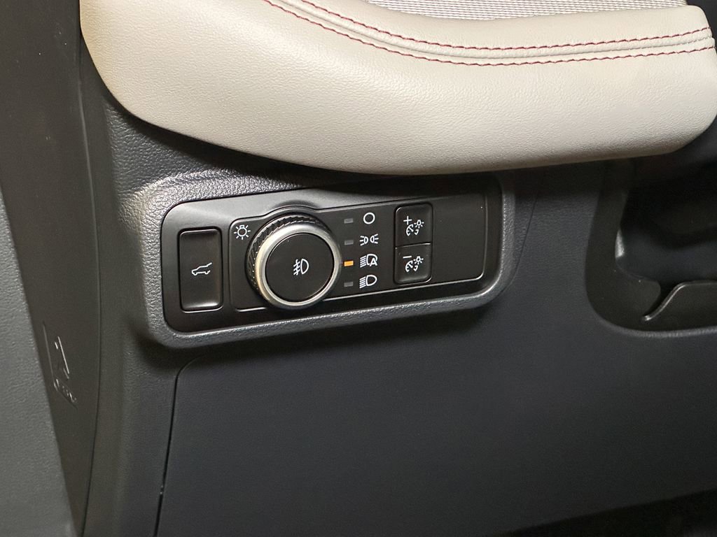 New 2026 Ford Explorer Active w/ Active Comfort Package image 21