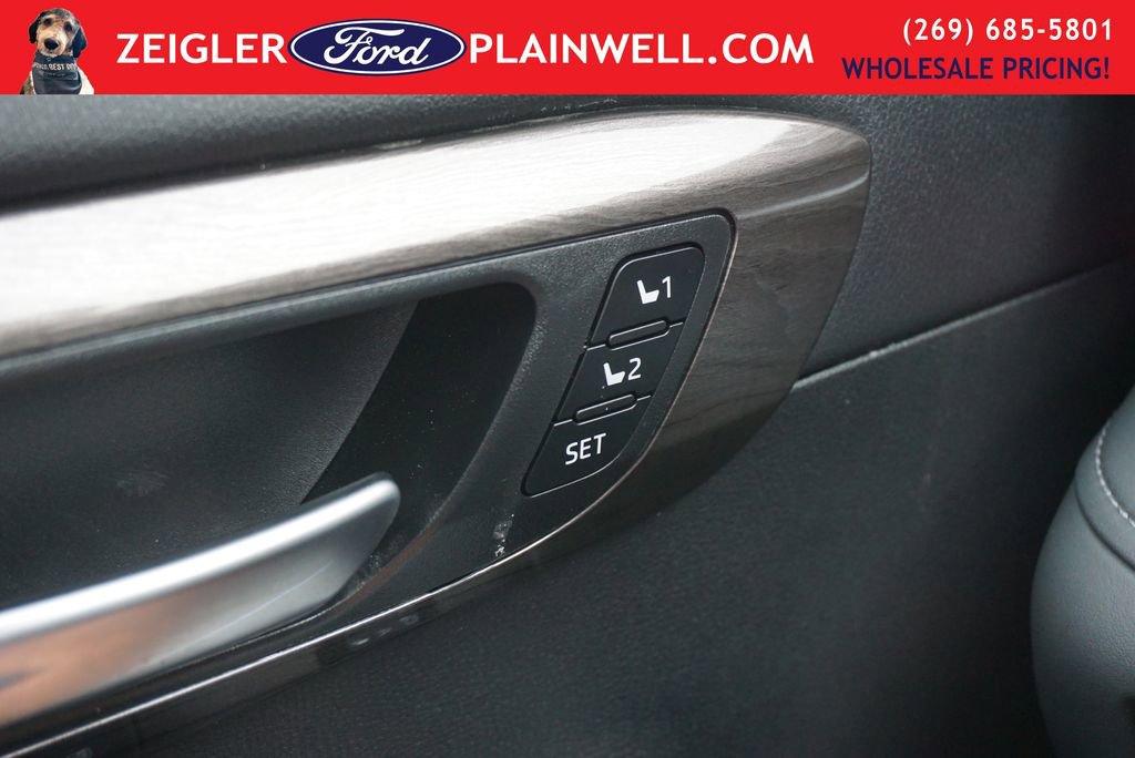 Used 2025 Toyota Highlander Platinum image 36