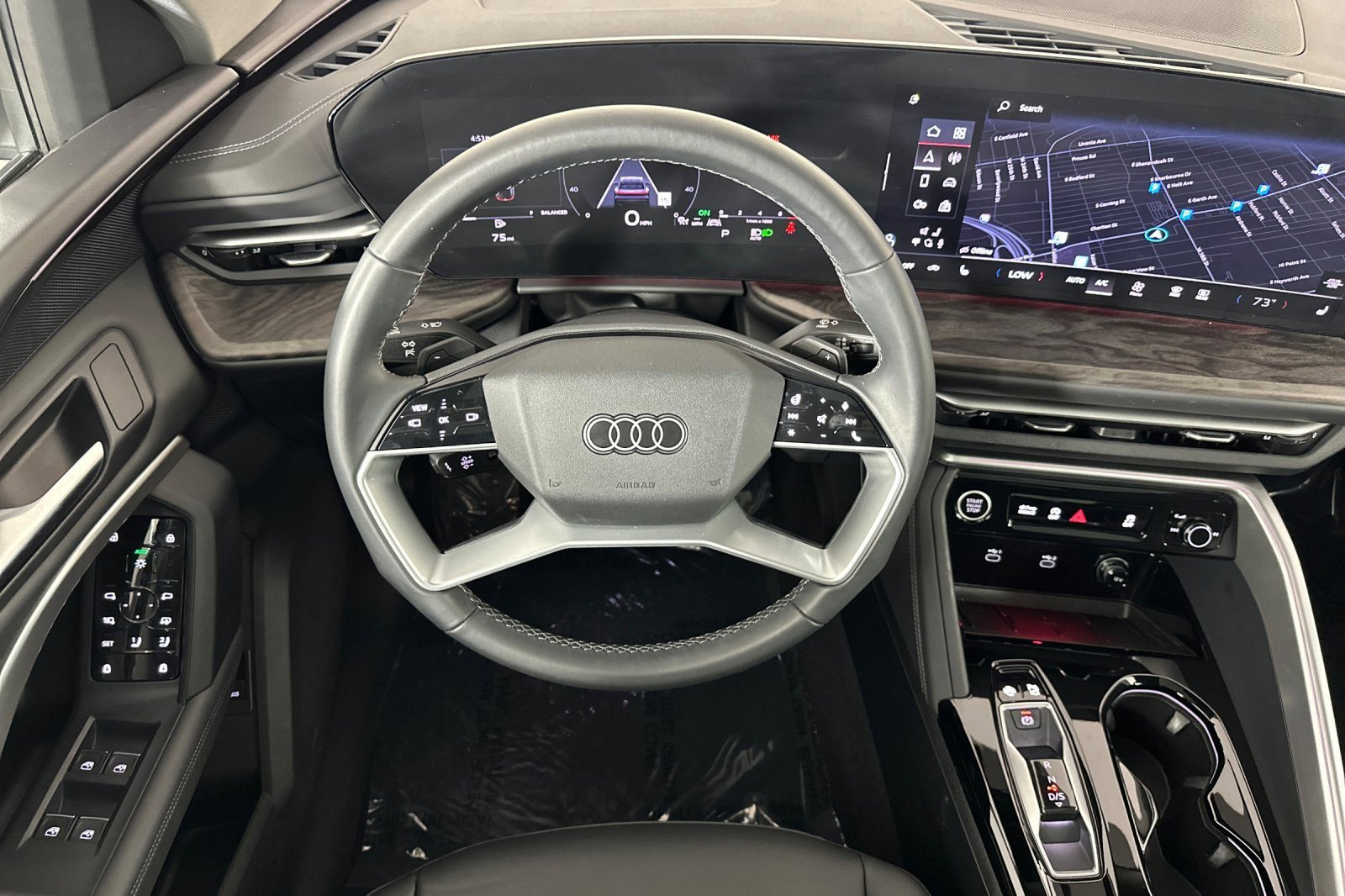 Used 2025 Audi Q5 Premium w/ Convenience Package image 13