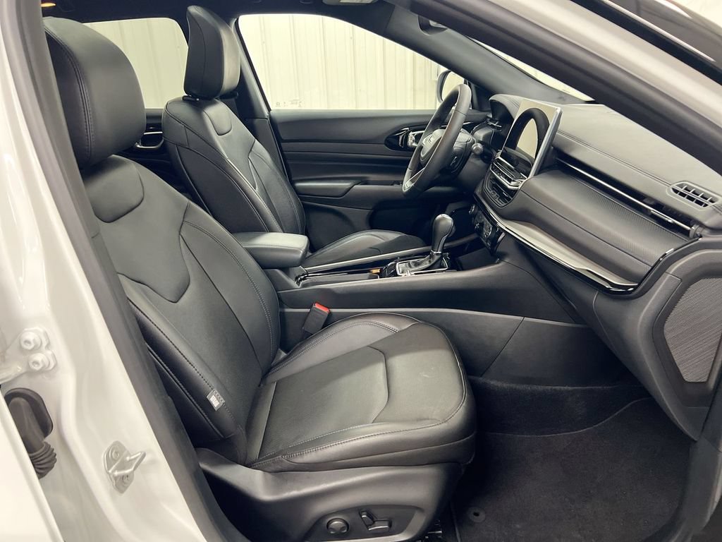 Used 2025 Jeep Compass Limited w/ High Altitude Package AWD/4WD image 23