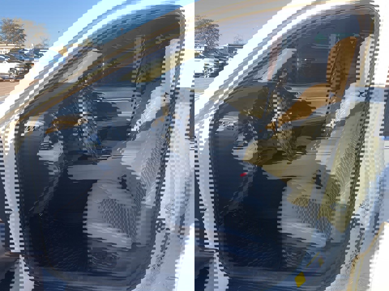 Used 2022 Toyota Camry SE image 8