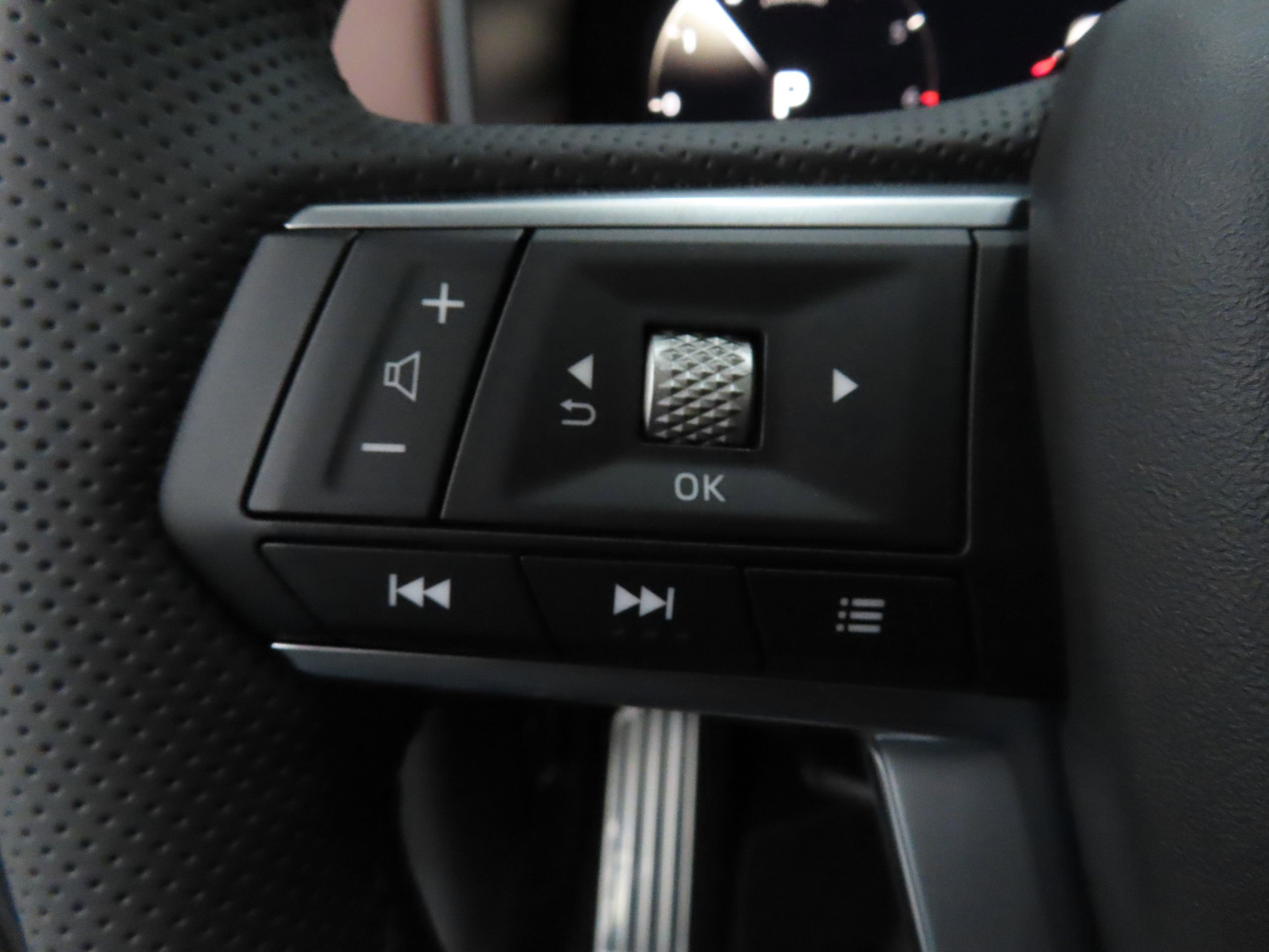 New 2026 Mitsubishi Outlander SEL FWD image 11