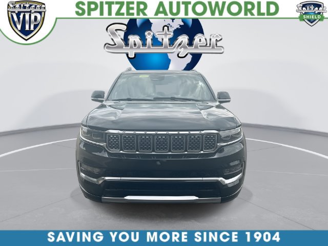 Used 2022 Jeep Grand Wagoneer Series III w/ Rear Seat Video Group 1 AWD/4WD image 4