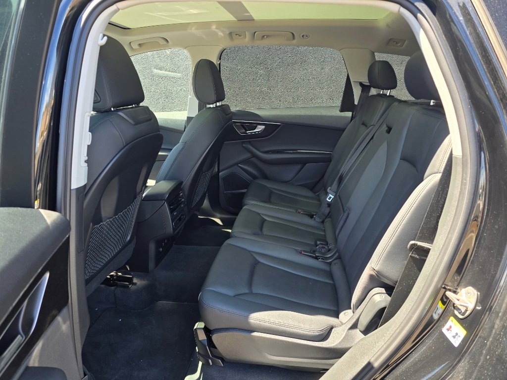 Used 2021 Audi Q7 3.0T Premium Plus image 11