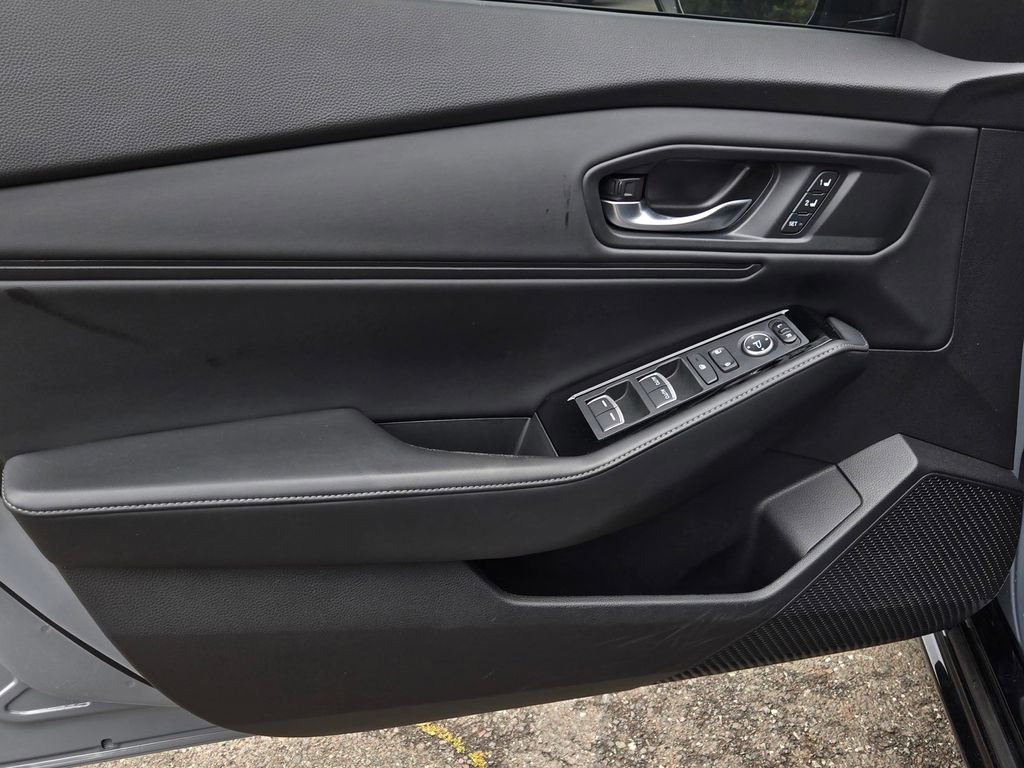 Used 2023 Honda Accord Touring image 11
