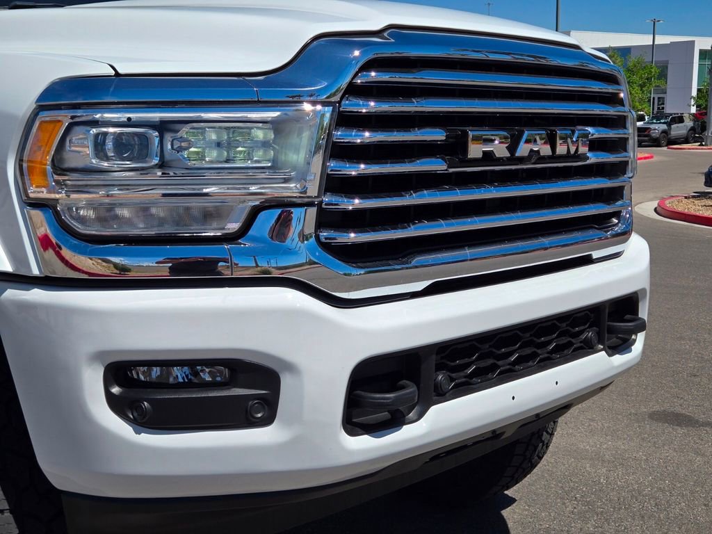 Used 2023 RAM 2500 Limited AWD/4WD image 2