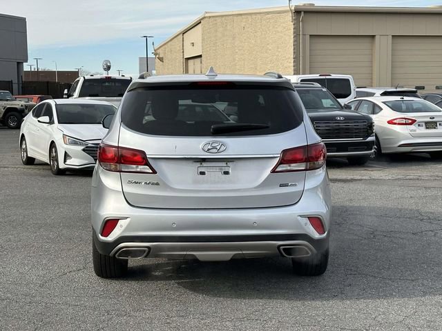Used 2018 Hyundai Santa Fe SE image 4