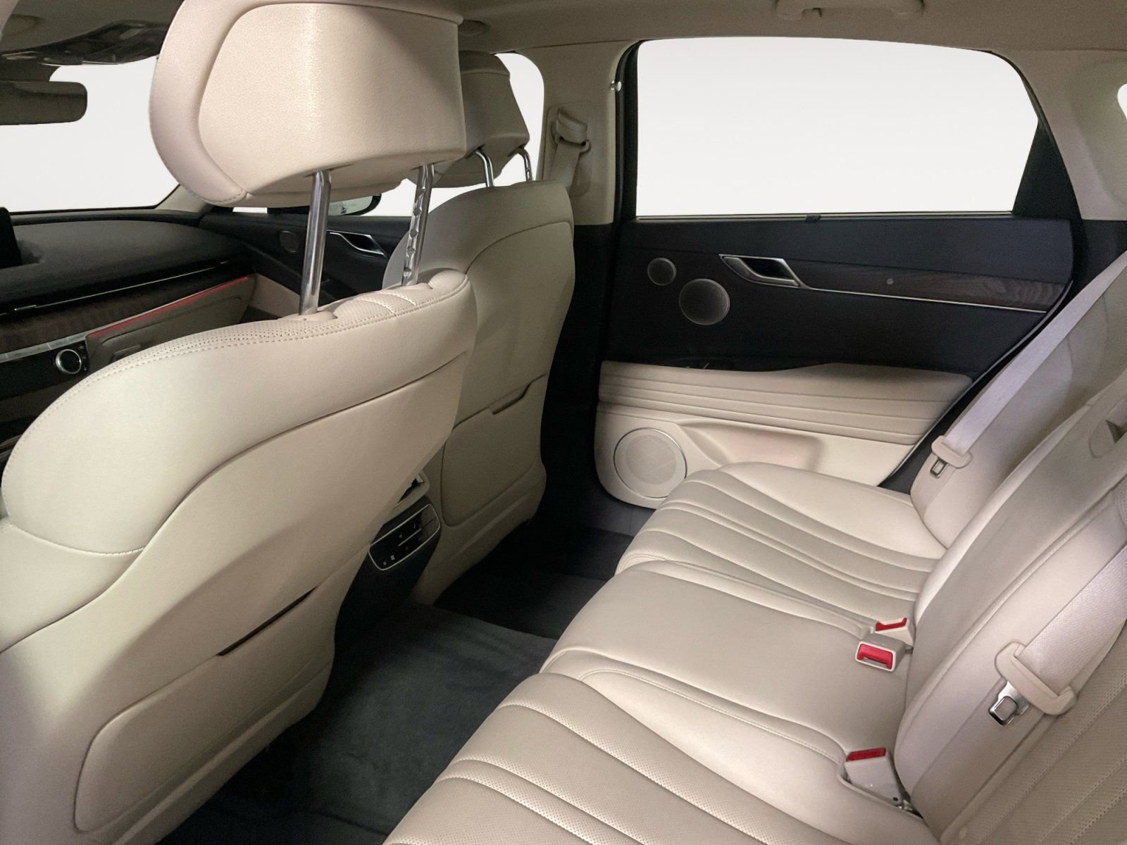 Used 2023 Genesis G80 2.5T w/ Advanced Package image 12