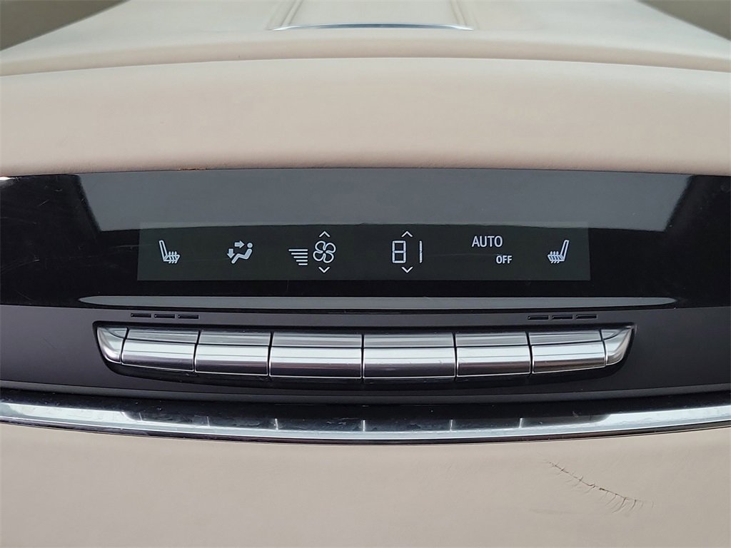 Certified 2022 Cadillac Escalade Premium Luxury Platinum image 16