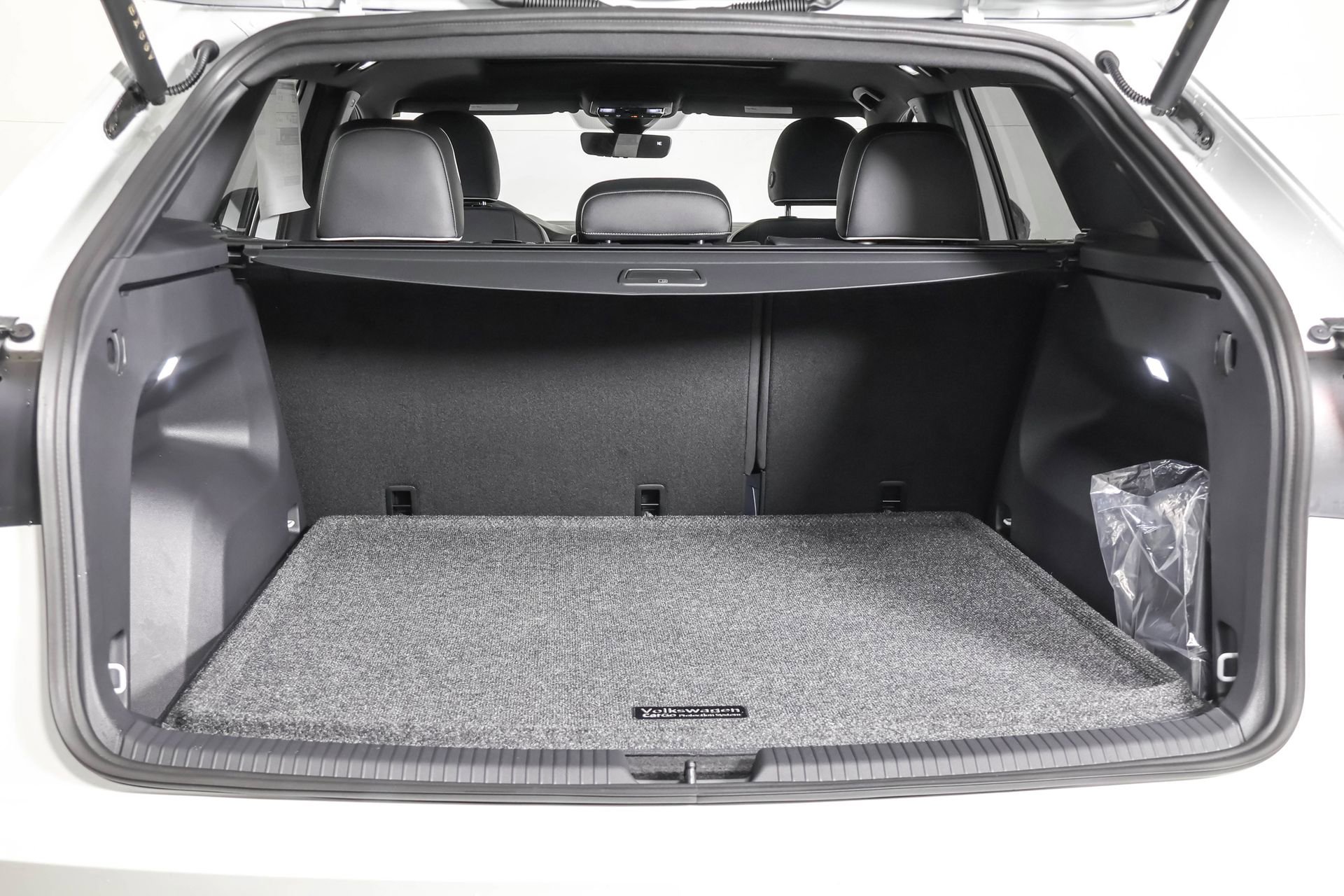 New 2026 Volkswagen Atlas Cross Sport SEL Premium R-Line image 39