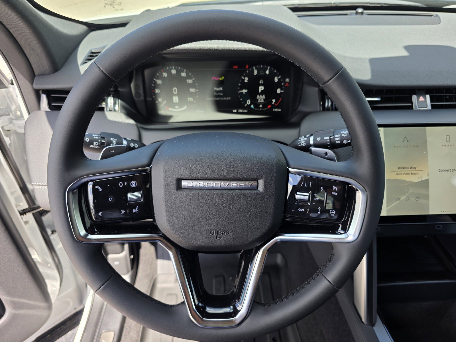 New 2026 Land Rover Discovery Sport Landmark image 14