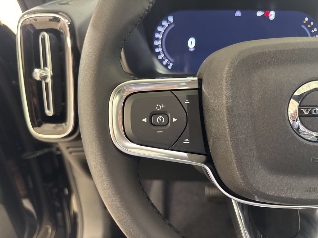 New 2026 Volvo XC40 B5 Ultra w/ Climate Package AWD/4WD image 9