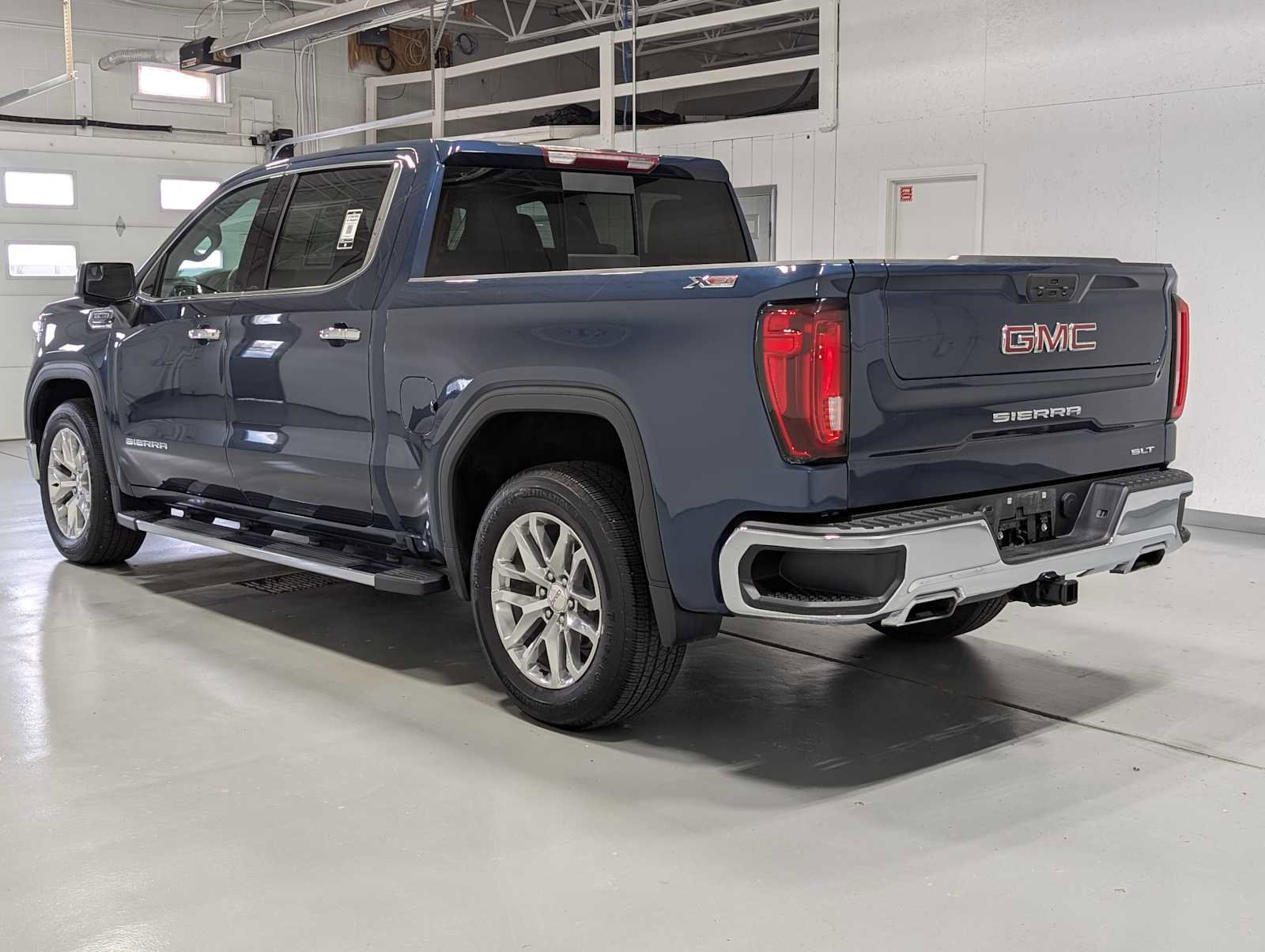 Certified 2022 GMC Sierra 1500 SLT w/ SLT Premium Package AWD/4WD image 10