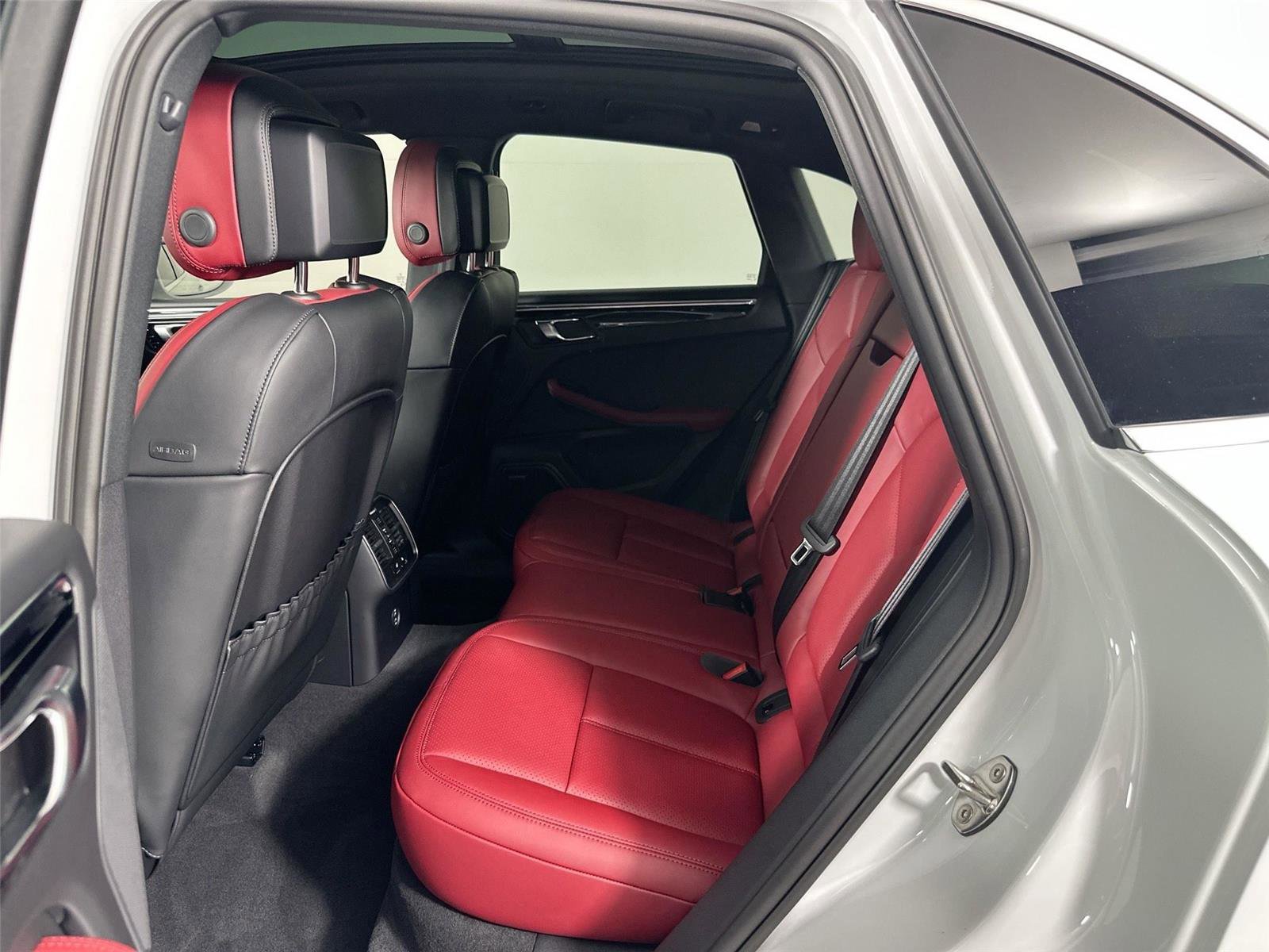 Certified 2026 Porsche Macan S AWD/4WD image 26