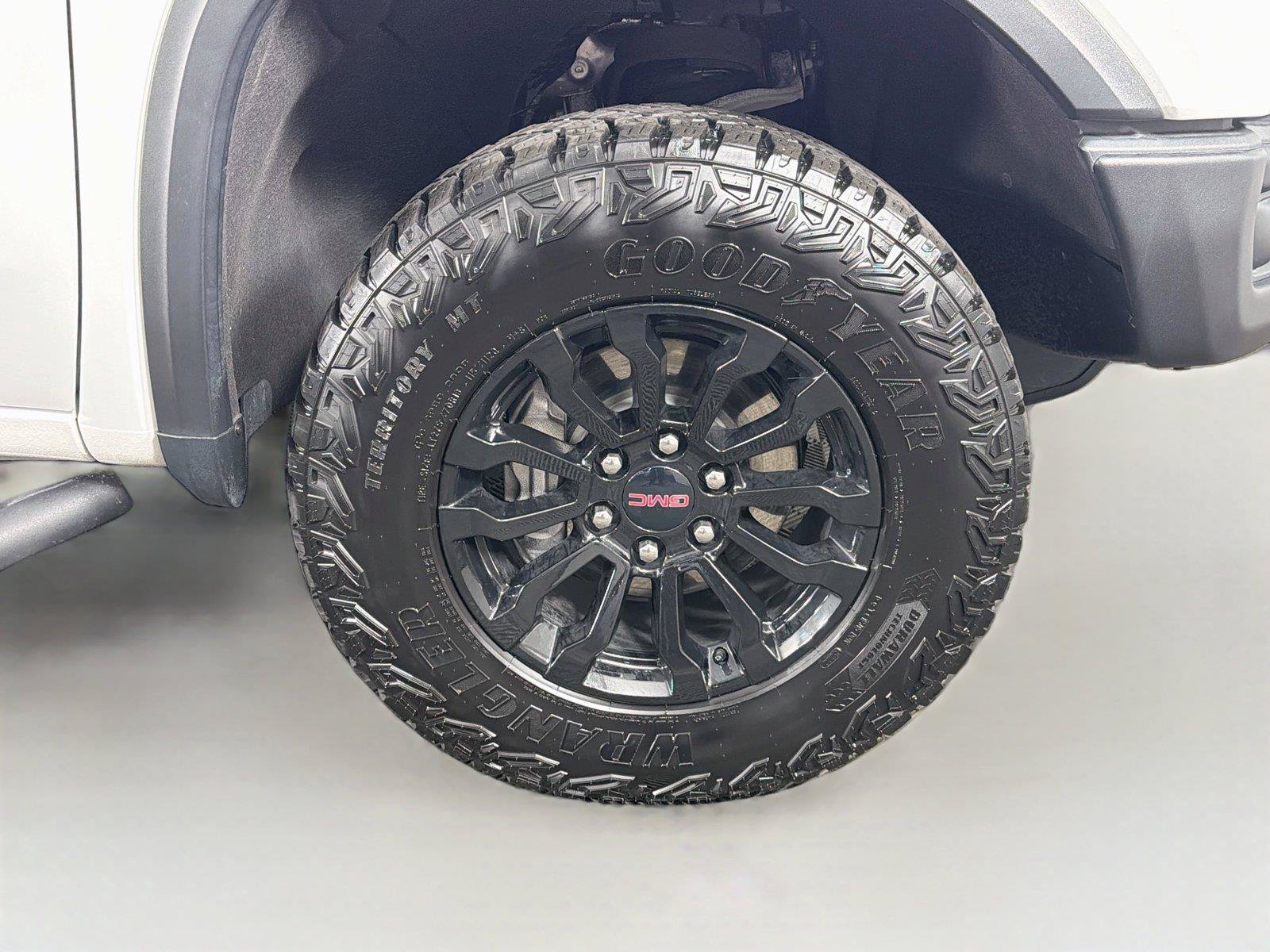 Used 2023 GMC Sierra 1500 AT4X AWD/4WD image 37