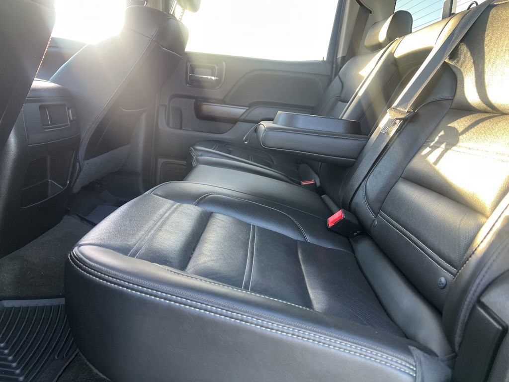 Used 2018 GMC Sierra 2500 Denali w/ Duramax Plus Package AWD/4WD image 9